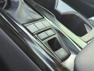 2025 Toyota Camry SE (Natl)