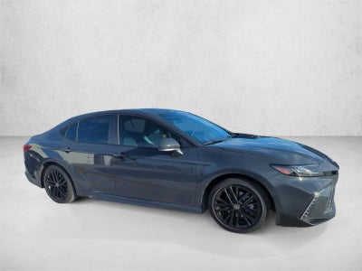 2025 Toyota Camry SE (Natl)