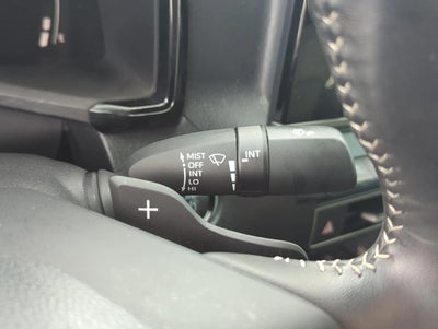 2025 Toyota Camry SE (Natl)