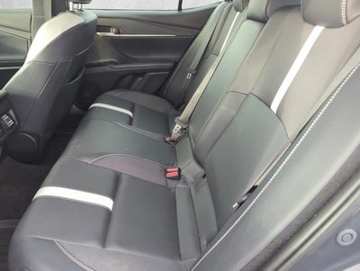 2025 Toyota Camry SE (Natl)