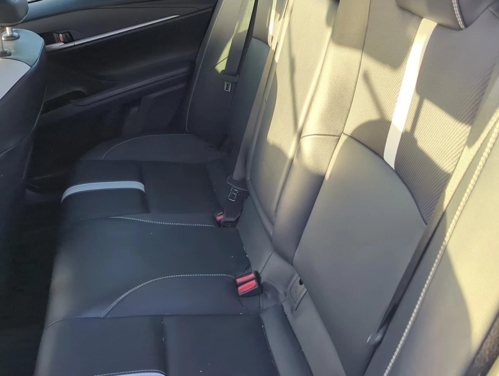 2025 Toyota Camry SE (Natl)