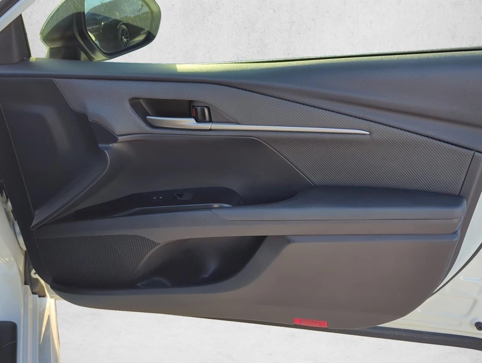 2025 Toyota Camry SE (Natl)