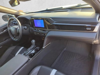 2025 Toyota Camry SE (Natl)