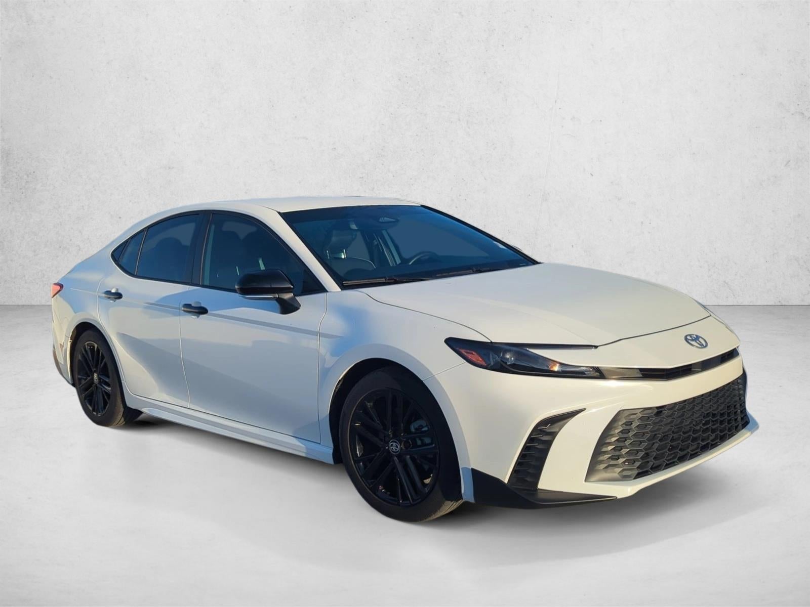 2025 Toyota Camry SE (Natl)