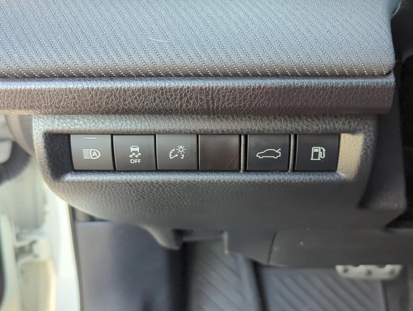 2025 Toyota Camry SE (Natl)