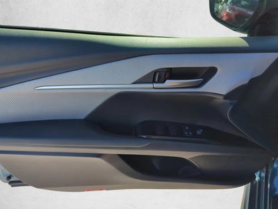 2025 Toyota Camry SE (Natl)