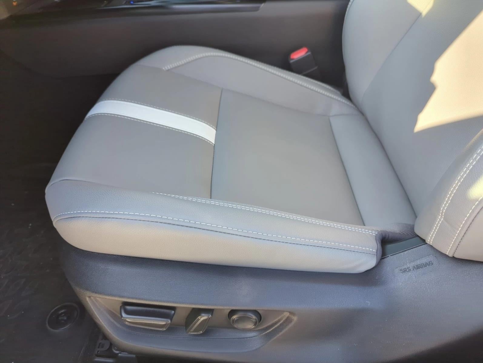 2025 Toyota Camry SE (Natl)