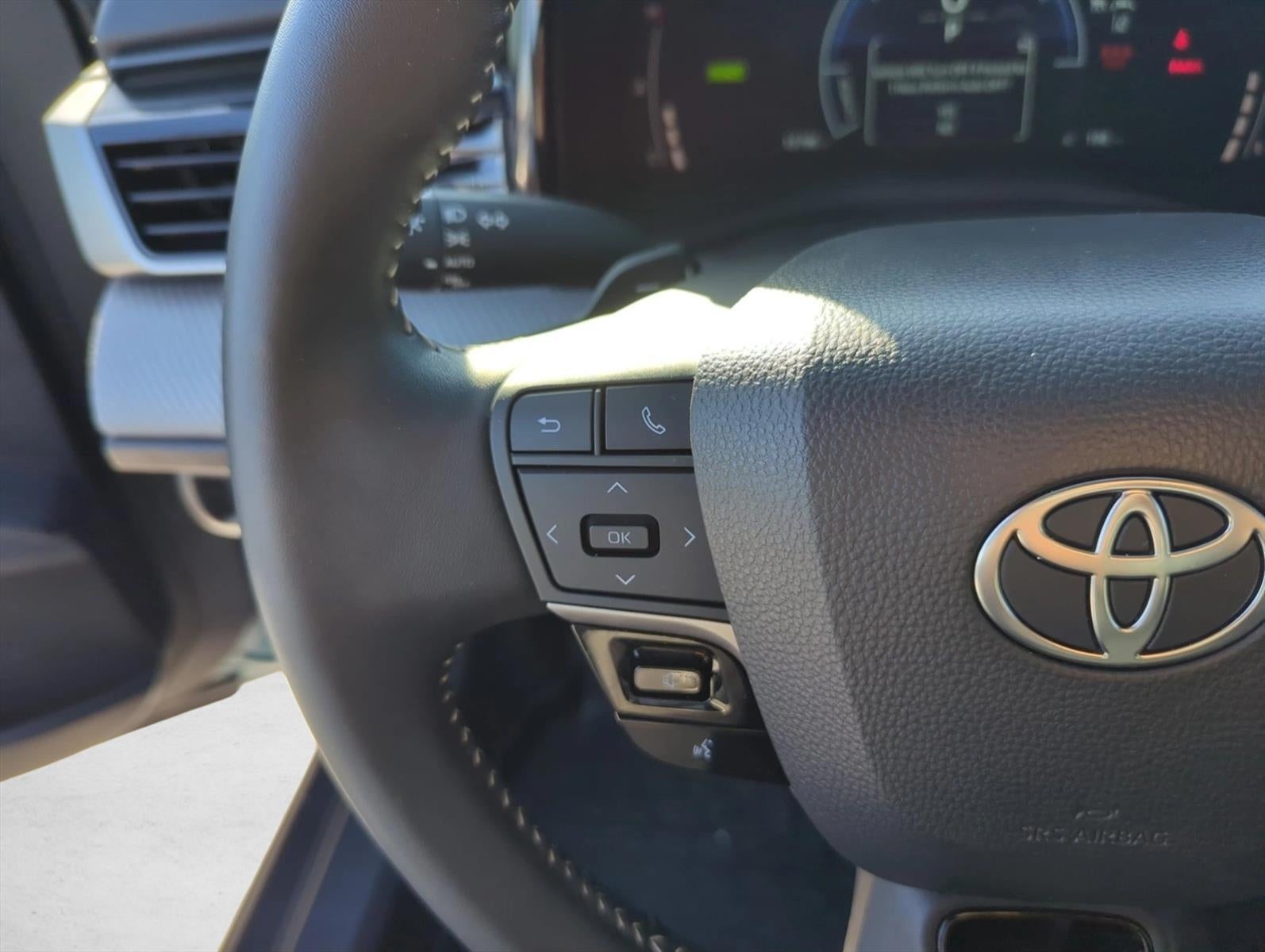 2025 Toyota Camry SE (Natl)