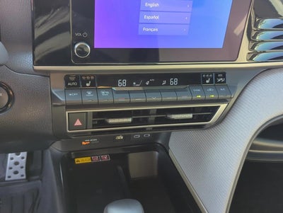 2025 Toyota Camry SE (Natl)