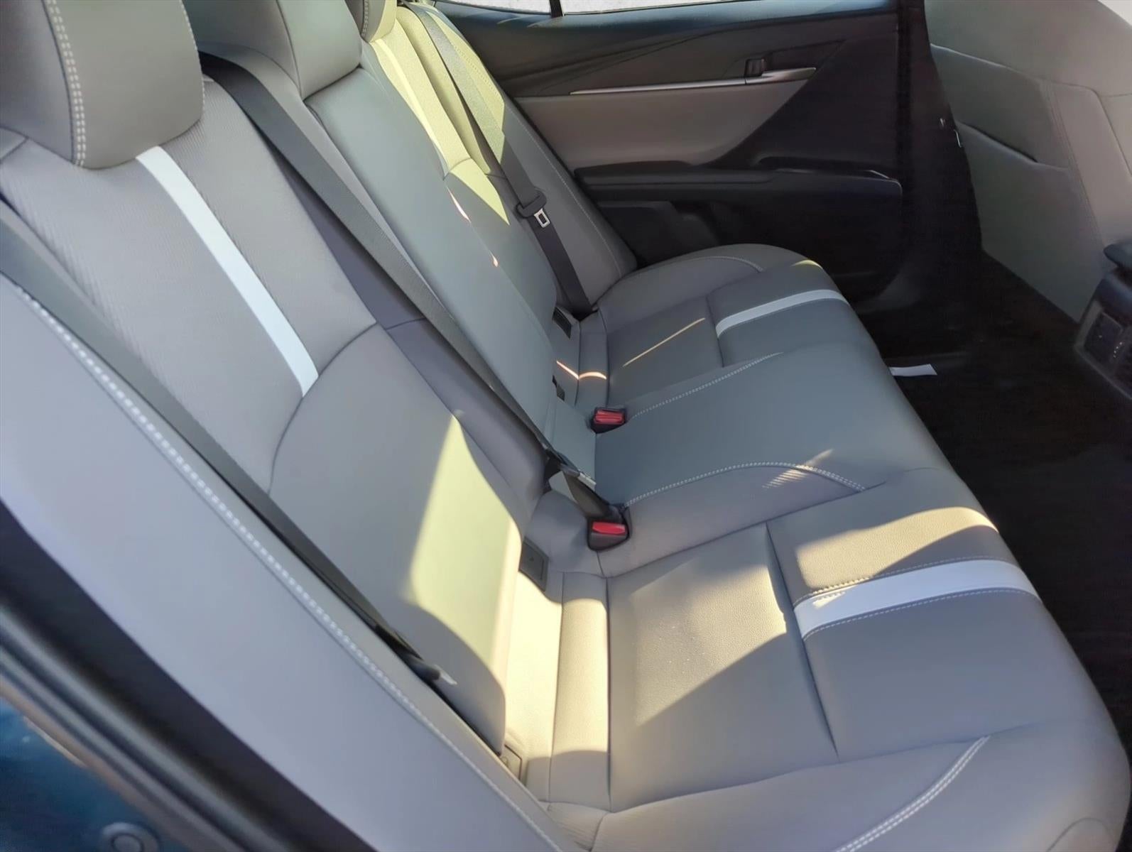 2025 Toyota Camry SE (Natl)