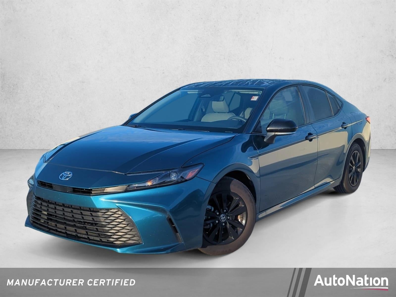 2025 Toyota Camry LE (SE)