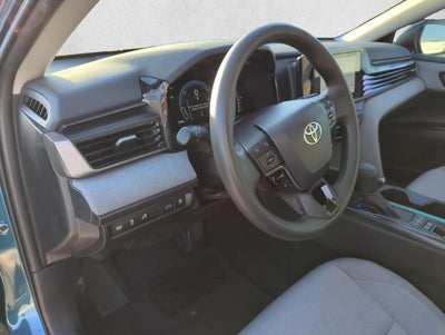 2025 Toyota Camry LE (SE)