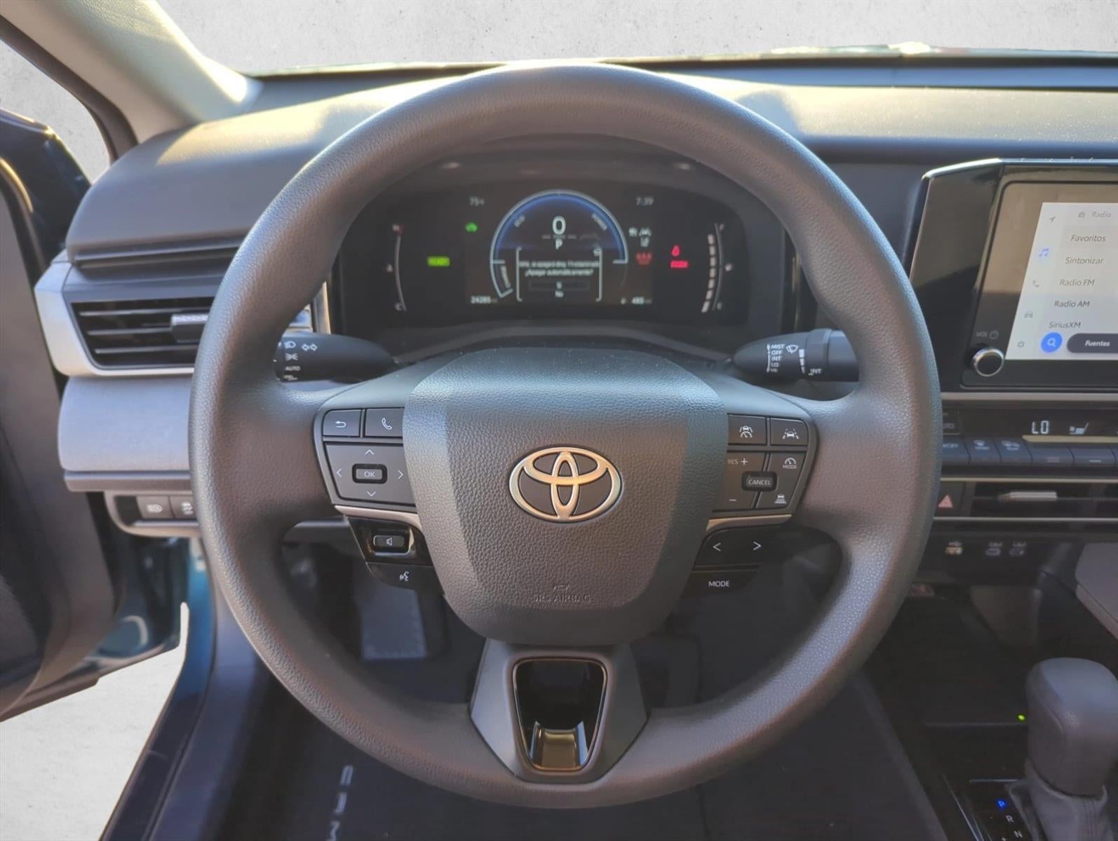 2025 Toyota Camry LE (SE)