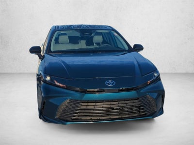 2025 Toyota Camry LE (SE)