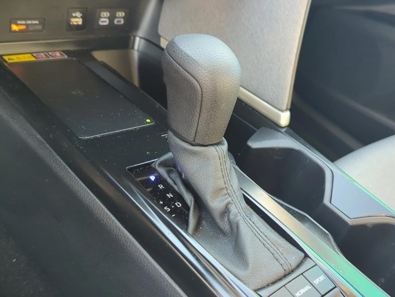 2025 Toyota Camry LE (SE)