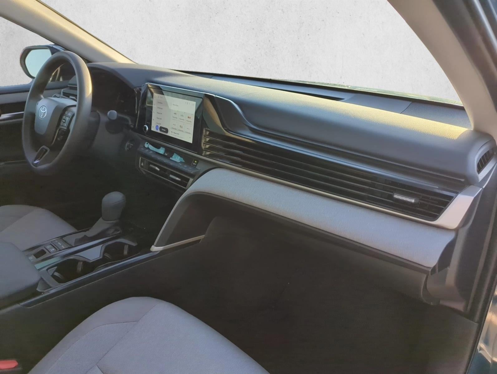 2025 Toyota Camry LE (SE)
