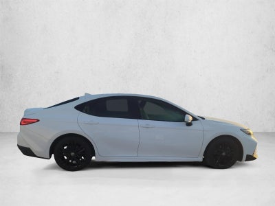 2025 Toyota Camry SE (Natl)
