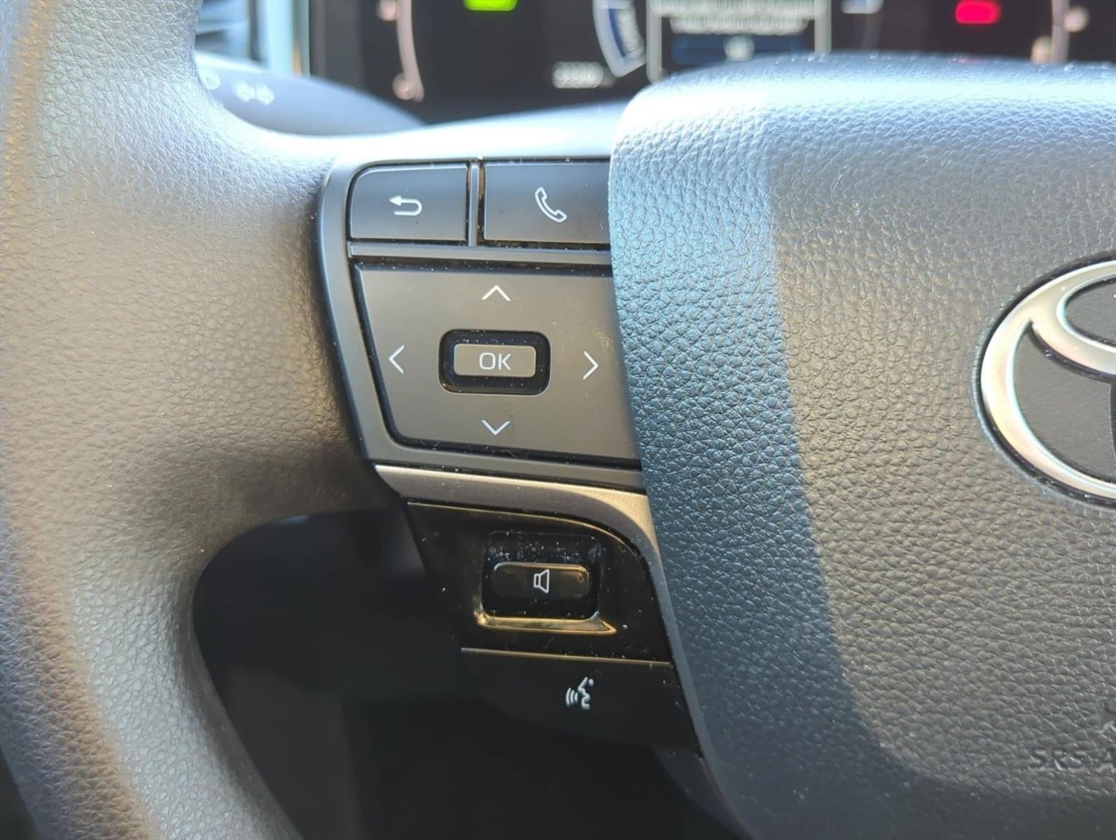 2025 Toyota Camry LE (Natl)
