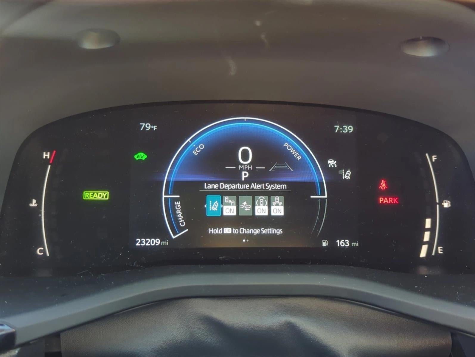 2025 Toyota Camry LE (Natl)