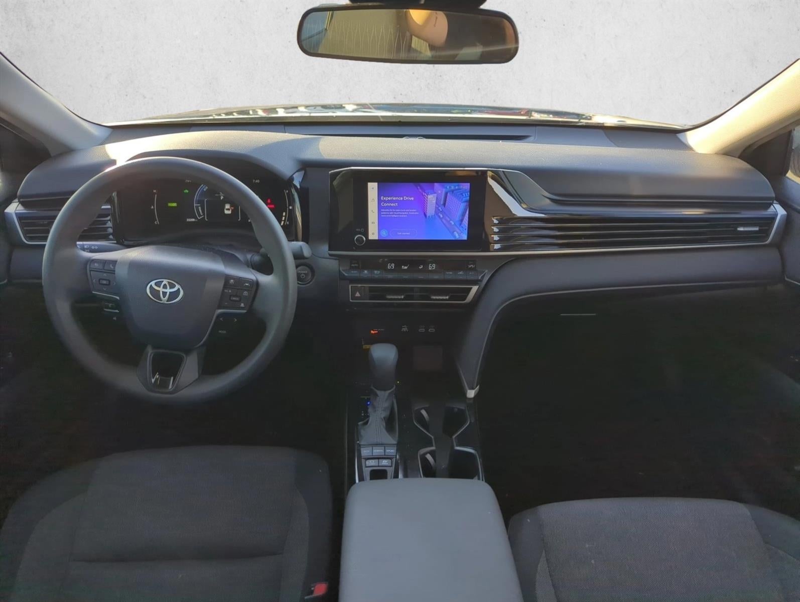 2025 Toyota Camry LE (Natl)