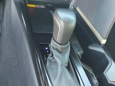 2025 Toyota Camry SE (Natl)