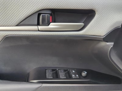 2025 Toyota Camry SE (Natl)