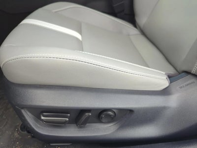 2025 Toyota Camry SE (Natl)