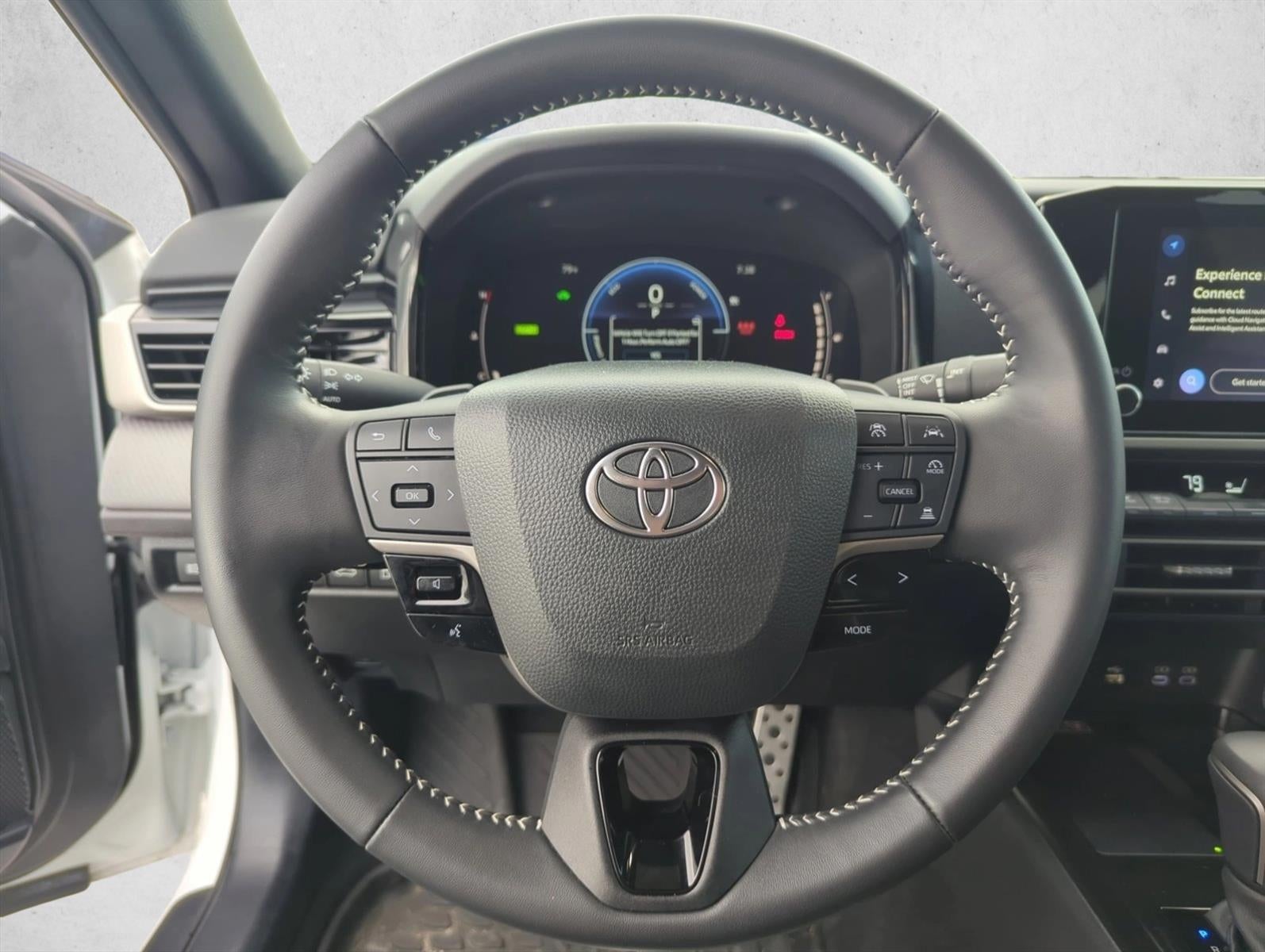 2025 Toyota Camry SE (Natl)