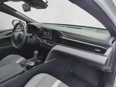 2025 Toyota Camry SE (Natl)