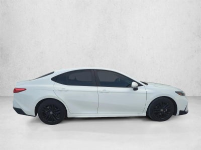 2025 Toyota Camry SE (Natl)