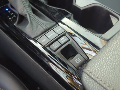 2025 Toyota Camry XLE (Natl)
