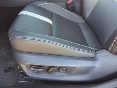 2025 Toyota Camry SE (Natl)