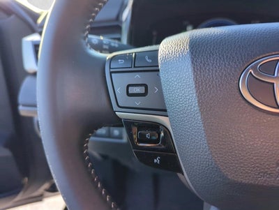 2025 Toyota Camry SE (Natl)