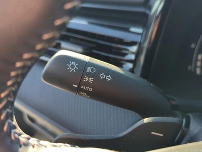2025 Toyota Camry SE (Natl)