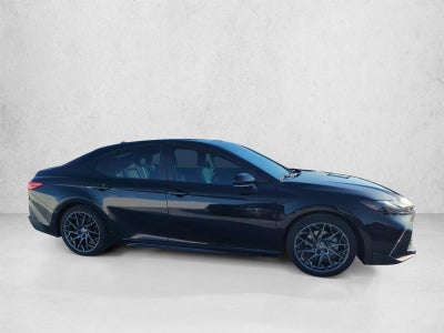 2025 Toyota Camry SE (Natl)