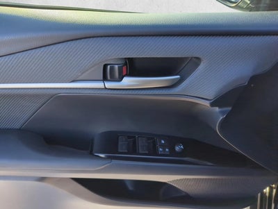 2025 Toyota Camry SE (Natl)