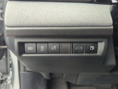 2025 Toyota Camry LE (SE)
