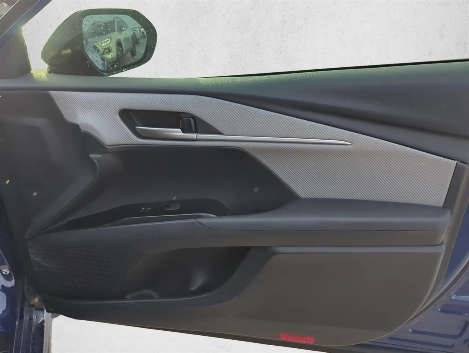2025 Toyota Camry SE (SE)
