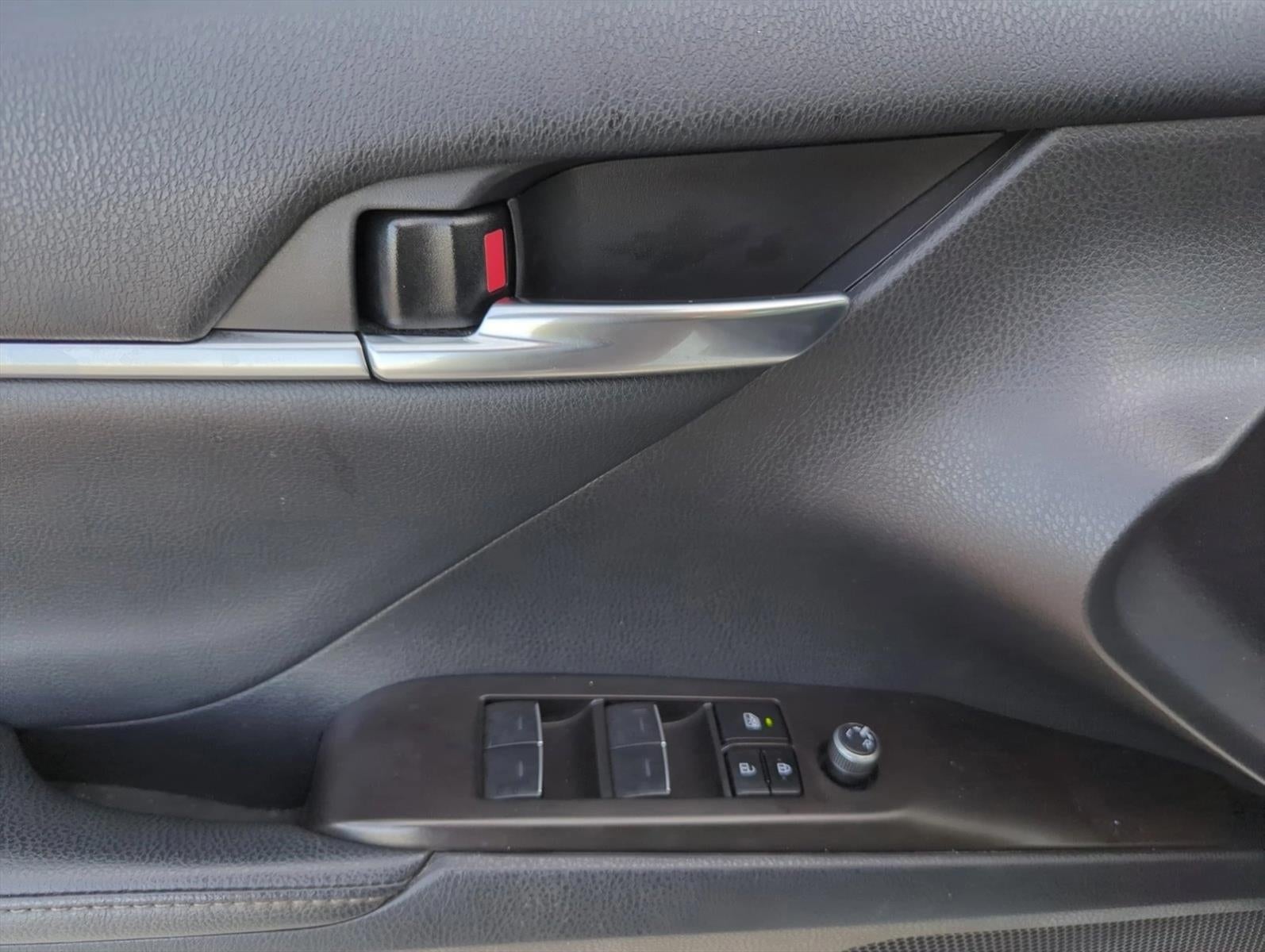 2023 Toyota Camry XLE Auto (SE)
