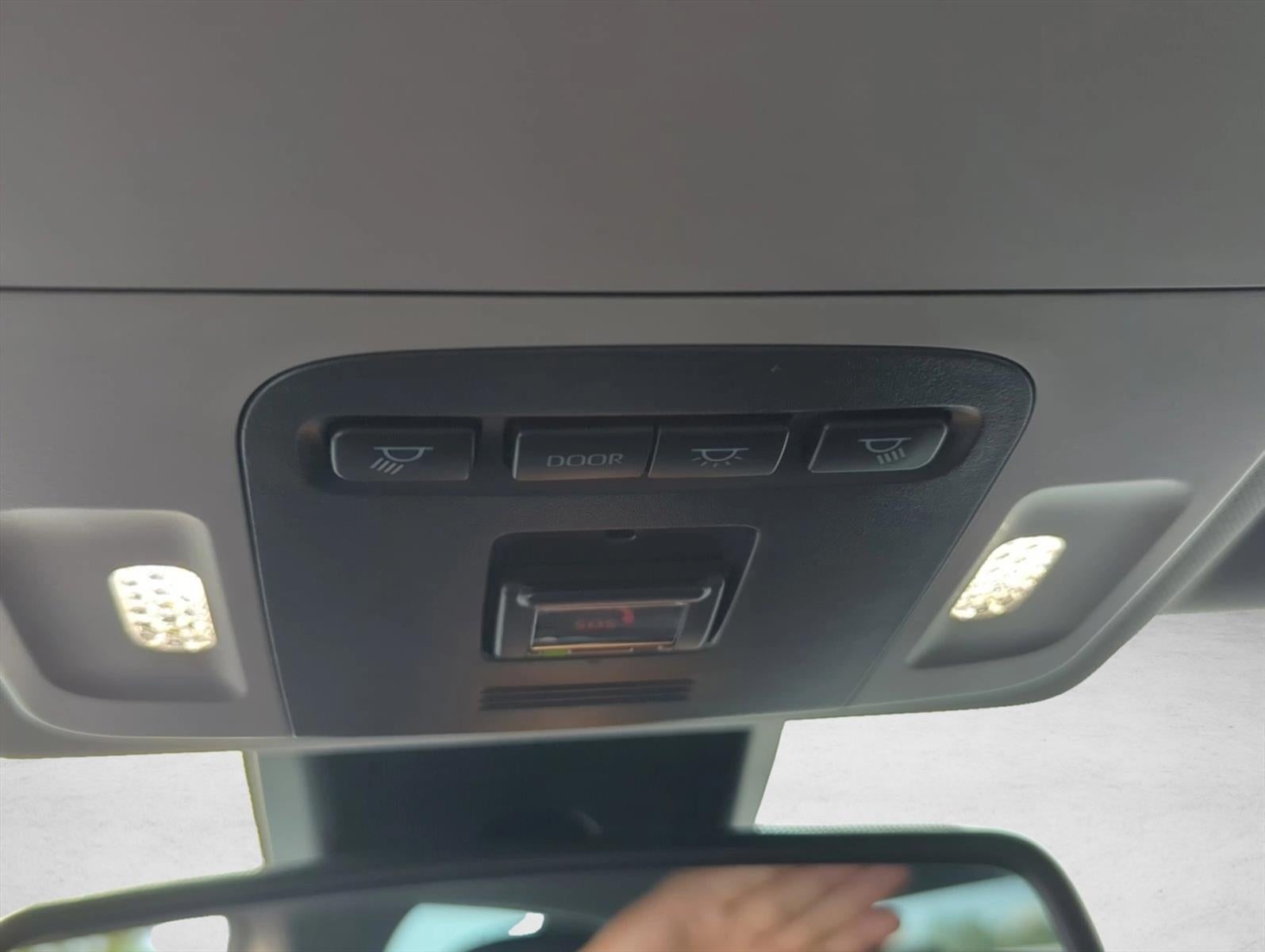 2023 Toyota Camry XLE Auto (SE)