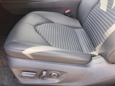 2023 Toyota Camry SE Auto (Natl)