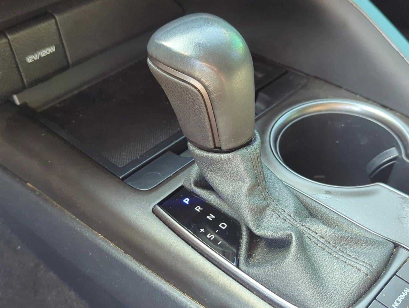 2023 Toyota Camry SE Auto (SE)