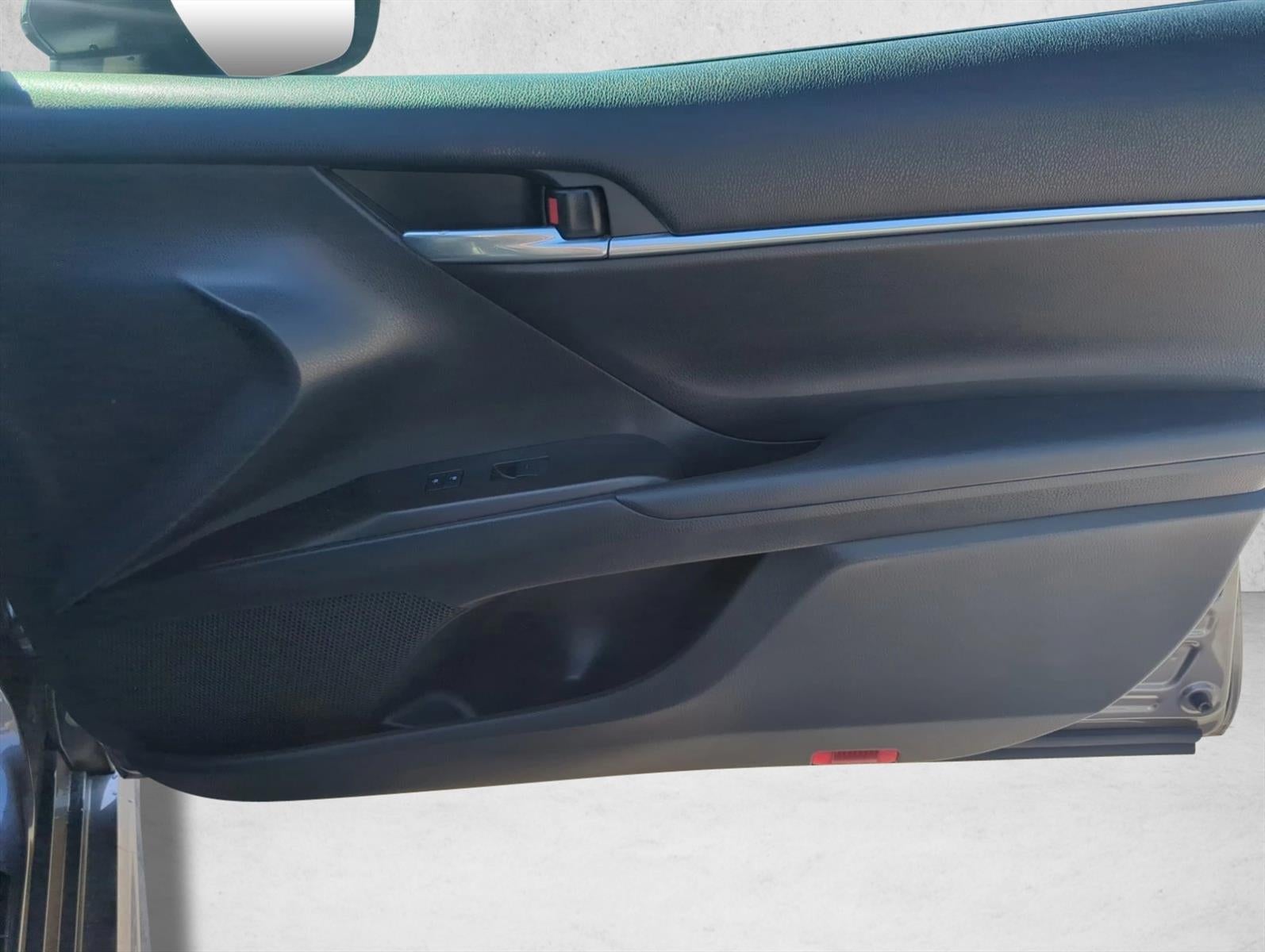 2023 Toyota Camry SE Auto (SE)