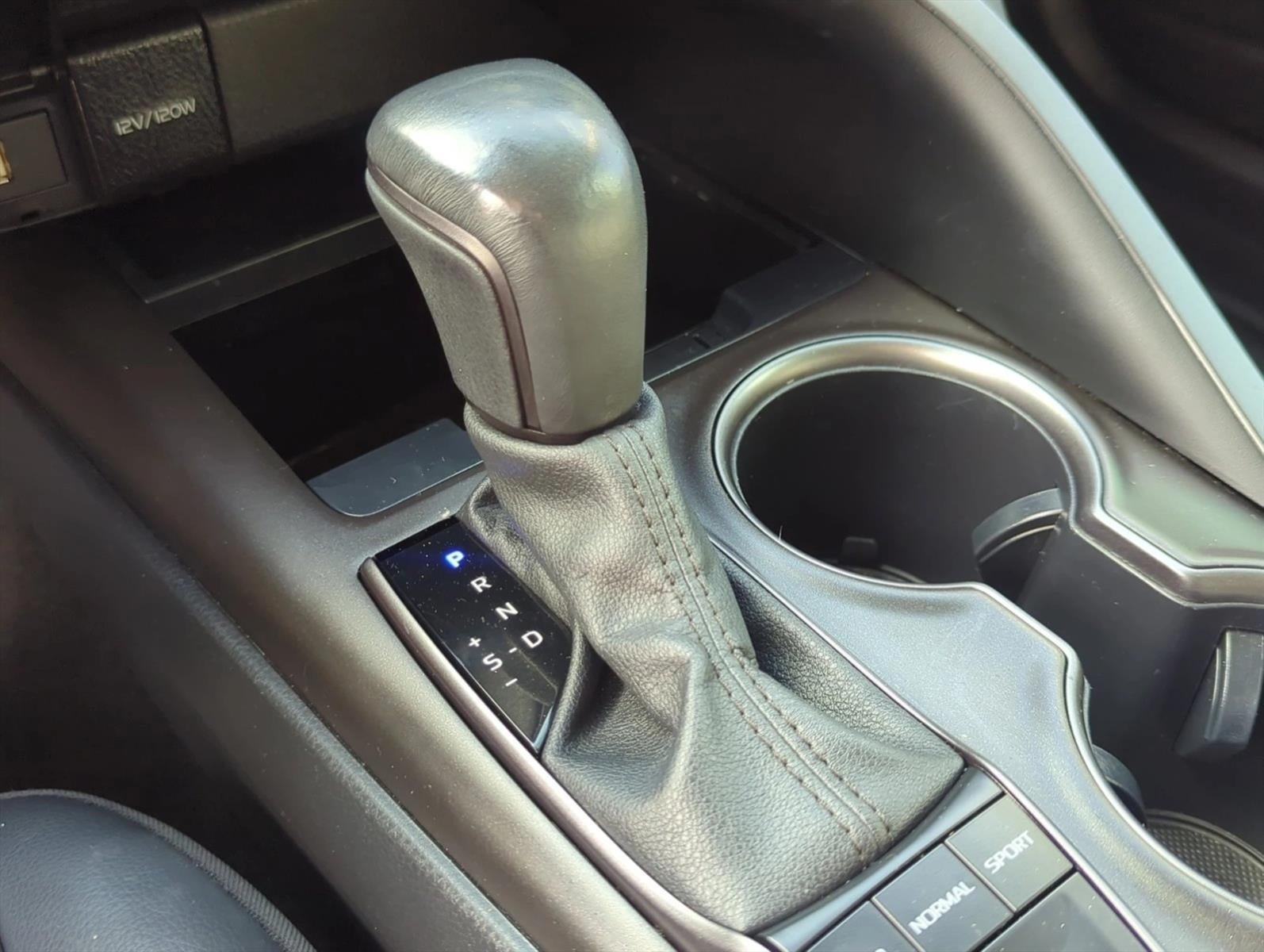 2023 Toyota Camry SE Auto (SE)