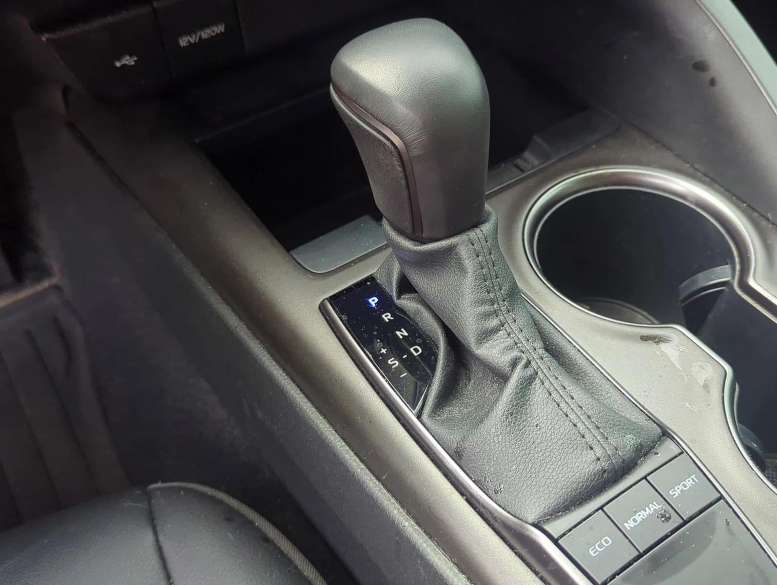 2023 Toyota Camry SE Auto (SE)