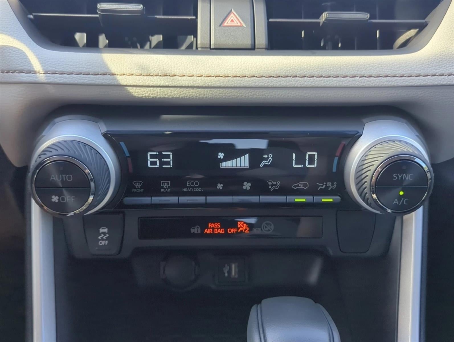 2025 Toyota RAV4 Hybrid XLE AWD (Natl)