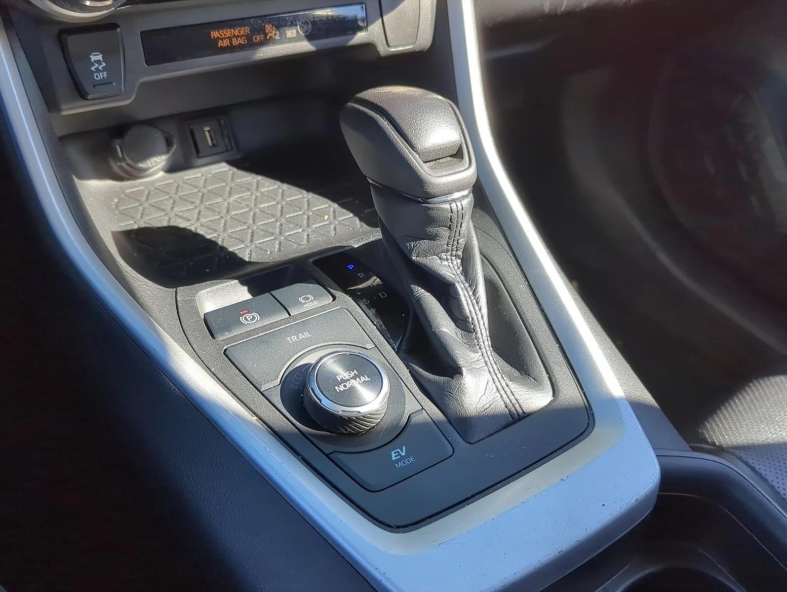 2021 Toyota RAV4 Hybrid XLE AWD (Natl)