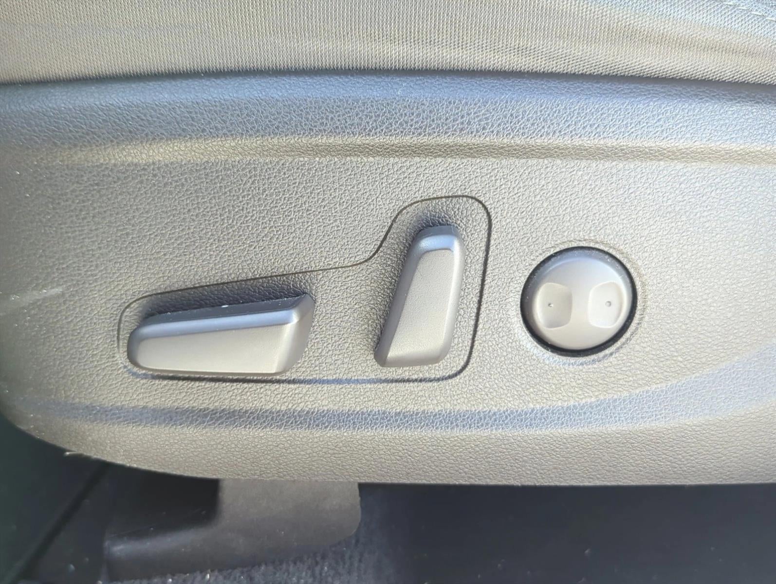 2020 Hyundai SANTA FE SEL 2.4L Auto FWD