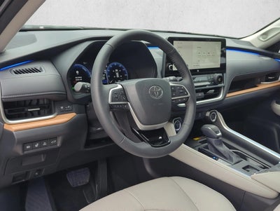 2025 Toyota Grand Highlander Hybrid Limited AWD (Natl)