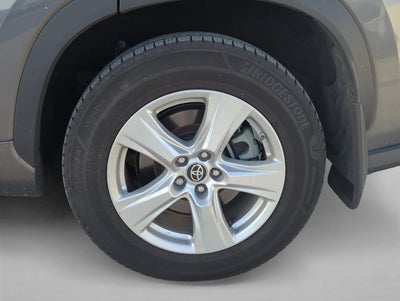 2022 Toyota Highlander LE AWD (SE)